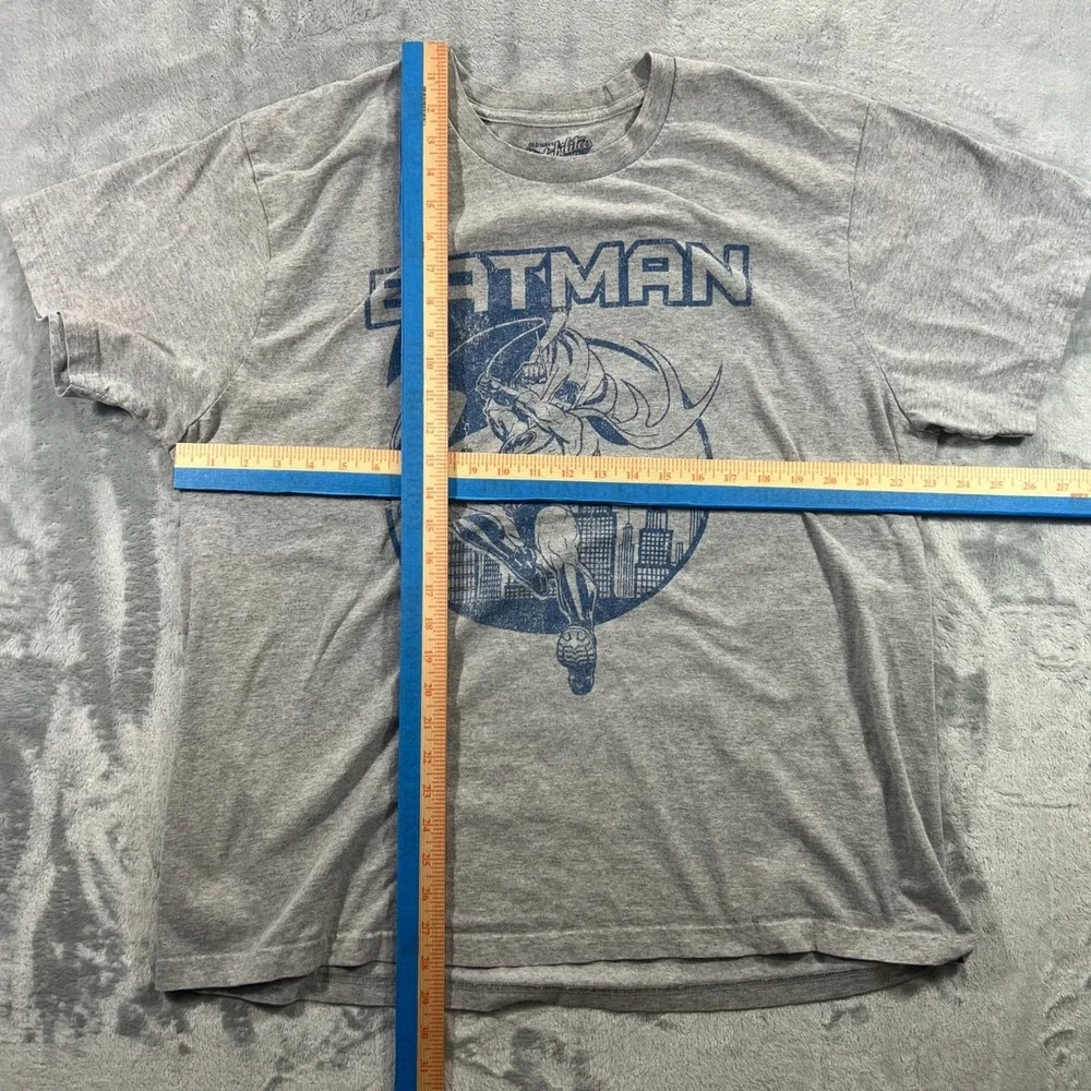OLD NAVY Batman Graphic T-Shirt Mens XXL Gray‎ DC Comics Gotham City Retro - Picture 12 of 16